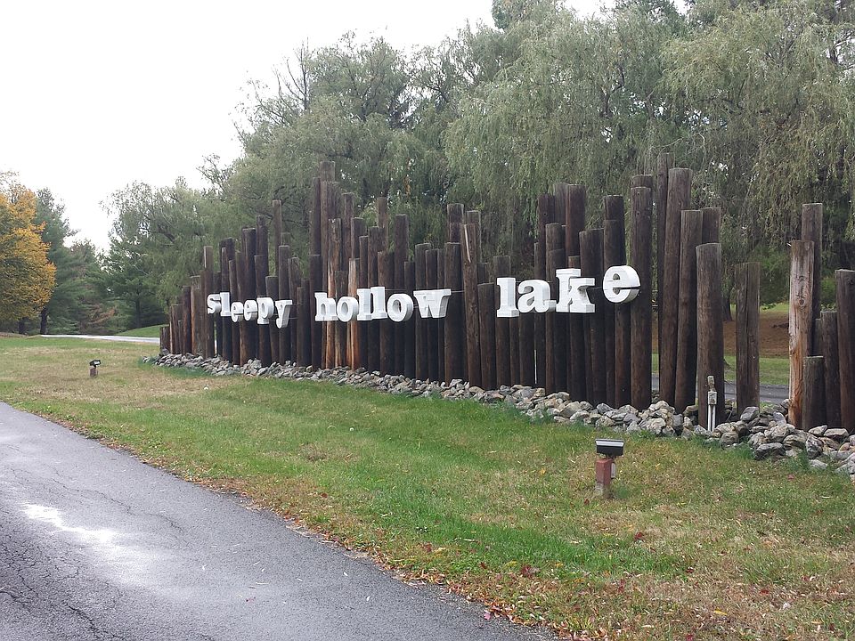 2nd image of 299 Fox Run Rd