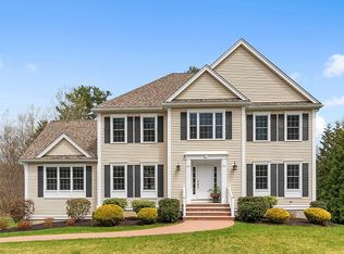 12 Lakewoods Dr, Merrimac, MA 01860