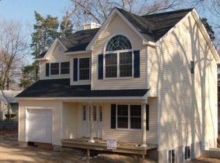 41 Ficus Rd, Rocky Point, NY 11778