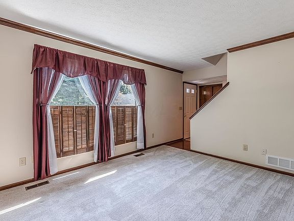 4th image of 905 Irvington Pl