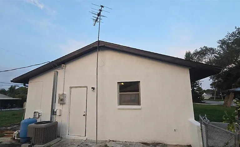 664 Cypress Rd — Photo 17