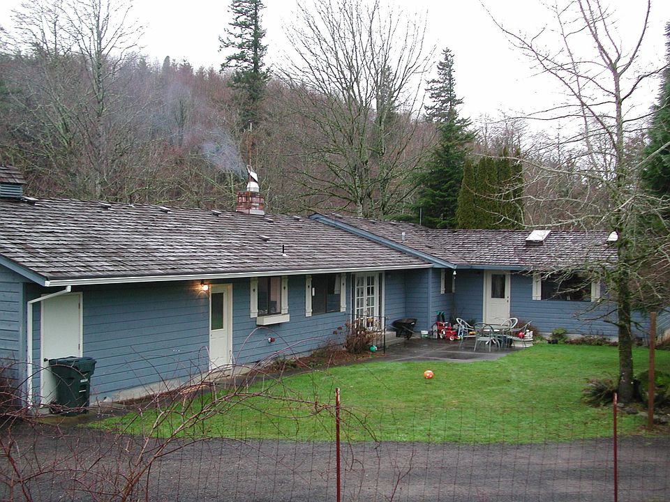 2nd image of 32712 NE Chamberlain Rd