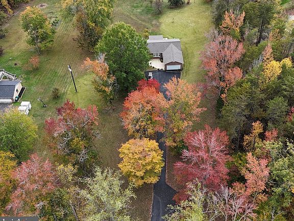 2nd image of 128 Courthouse Rd