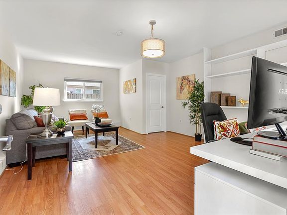2nd image of 1178 Lynn Way