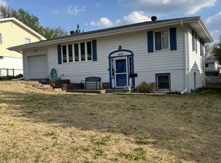 8479 Orchard Ave, Omaha, NE 68127