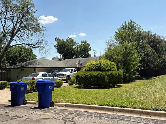 2nd image of 4800 Lake Englewood Dr