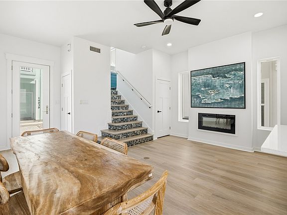 3rd image of 14937 Leeward Dr