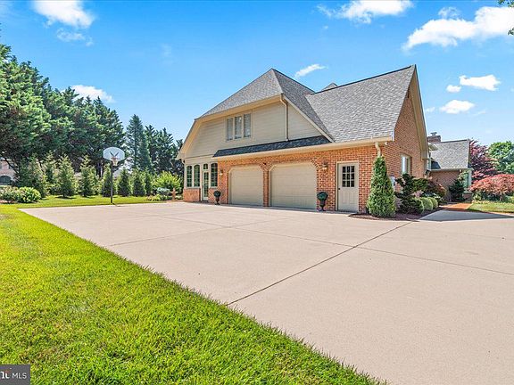 4th image of 9743 Redamar Dr