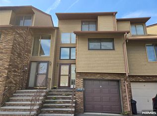 39 Ross Rd, Wallington, NJ 07057