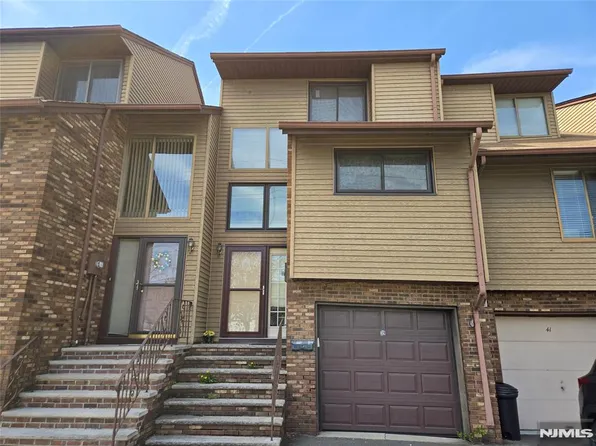 39 Ross Rd, Wallington, NJ 07057