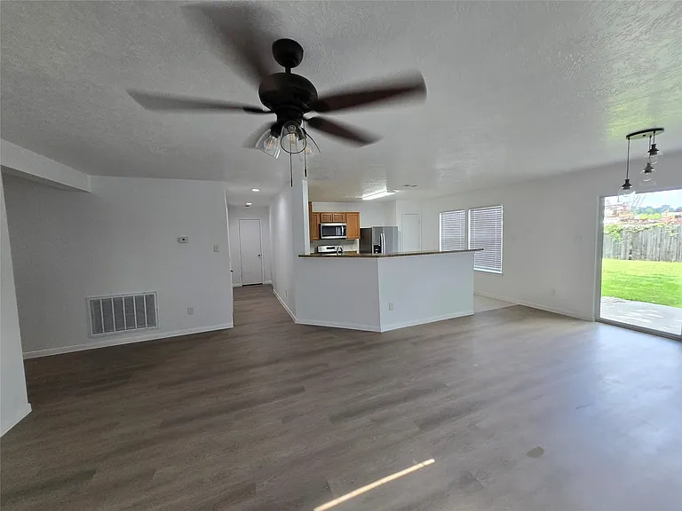 427 Remington Heights Dr — Photo 16
