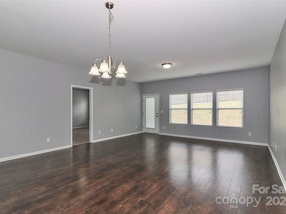 3rd image of 200 Altondale Dr