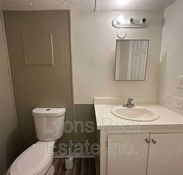8086 Heck Dr #1A — Photo 19