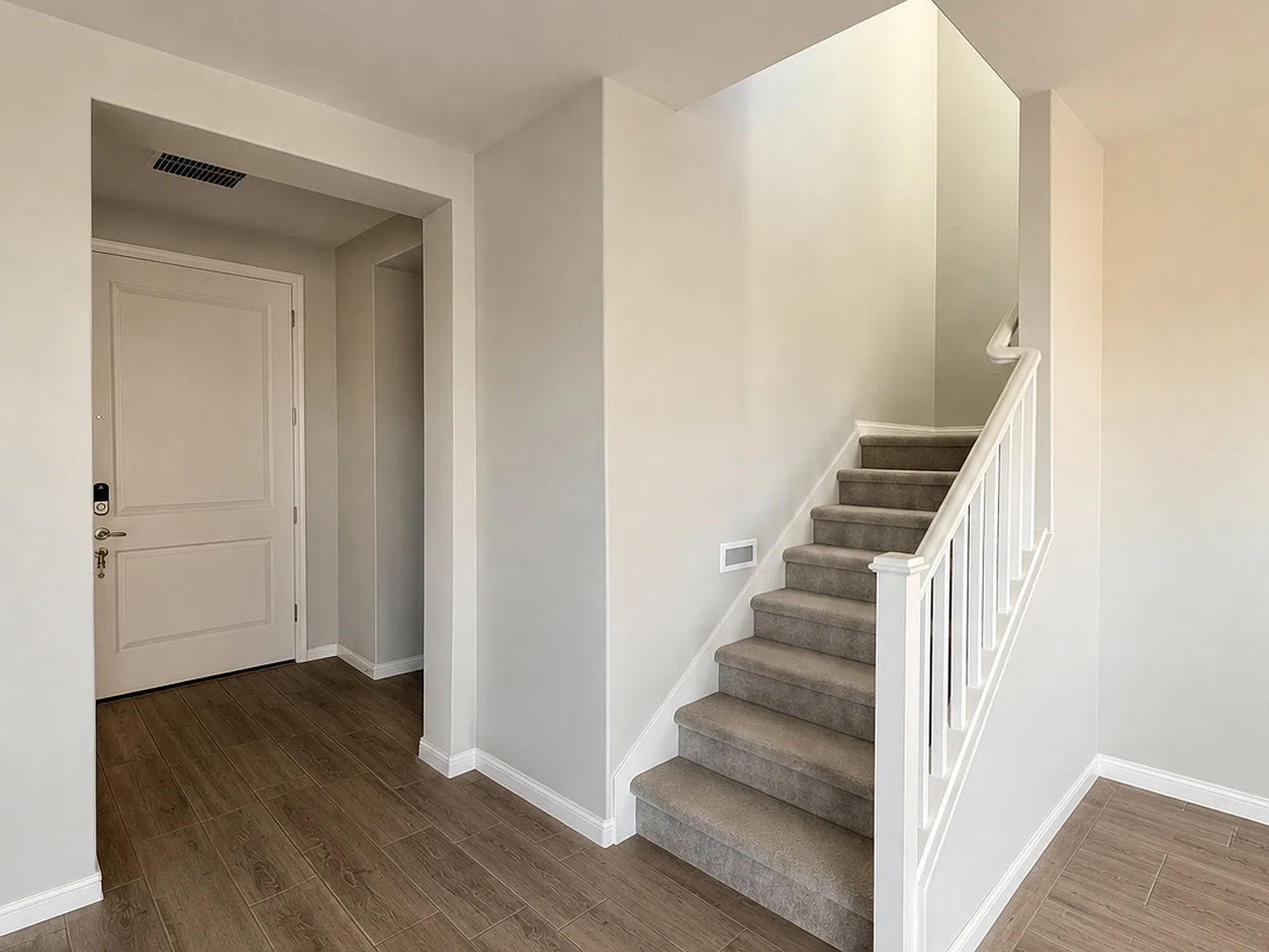 4 bed, 2402 sqft, $3,500 — Photo 2