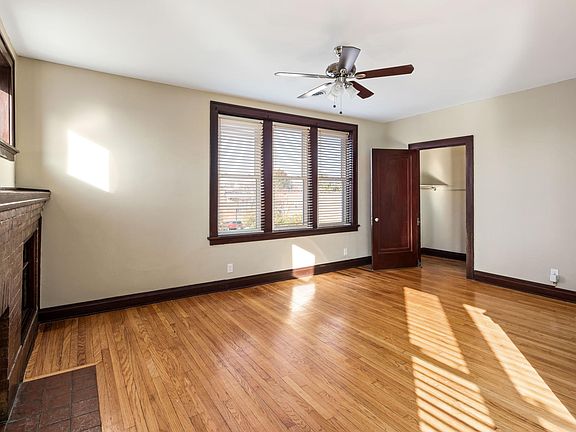 3rd image of 4370 Swan Ave Floor 2