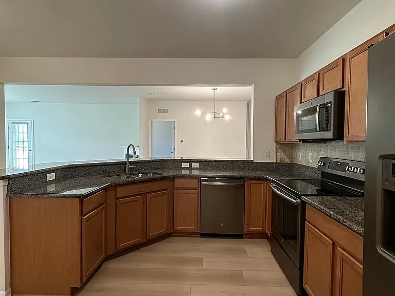 28289 S Pointe Ln — Photo 11