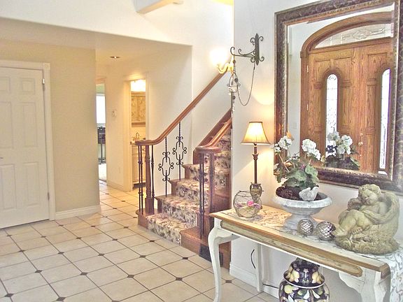 Large foyer 