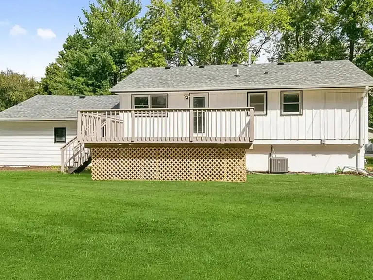 15647 W Birchwood Ln — Photo 33