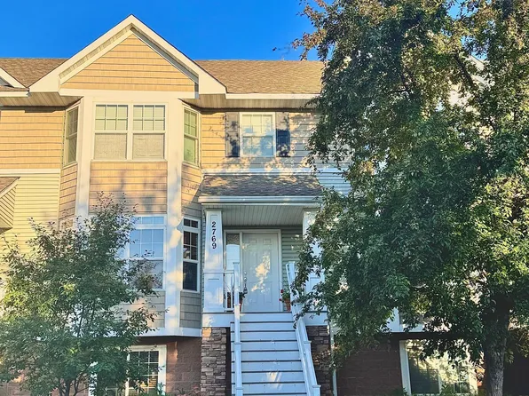 2769 Arona St, Roseville, MN 55113