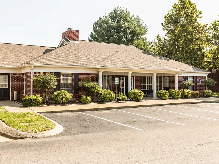 Cumberland Manor — Photo 13