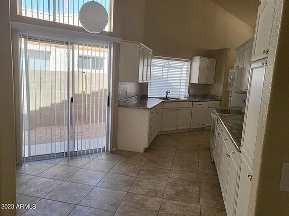 2nd image of 1038 N Columbus Dr