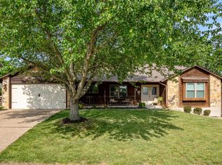 1362 Timothy Ridge Dr, Saint Charles, MO 63304
