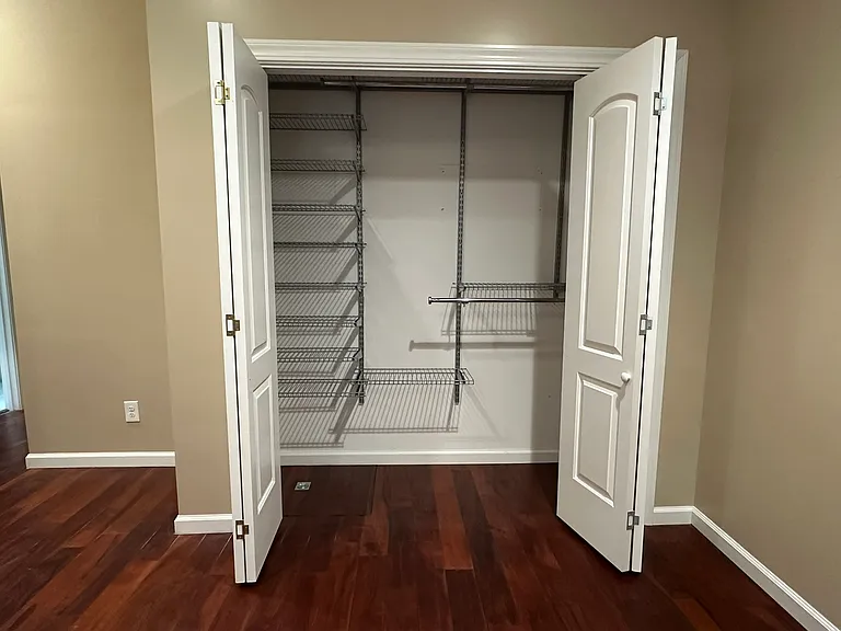 Primary bedroom - closet