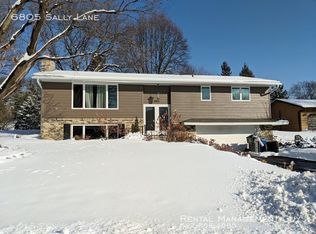 6805 Sally Ln, Edina, MN 55439