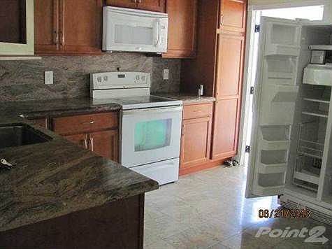 4th image of 670 NE 6th Pl