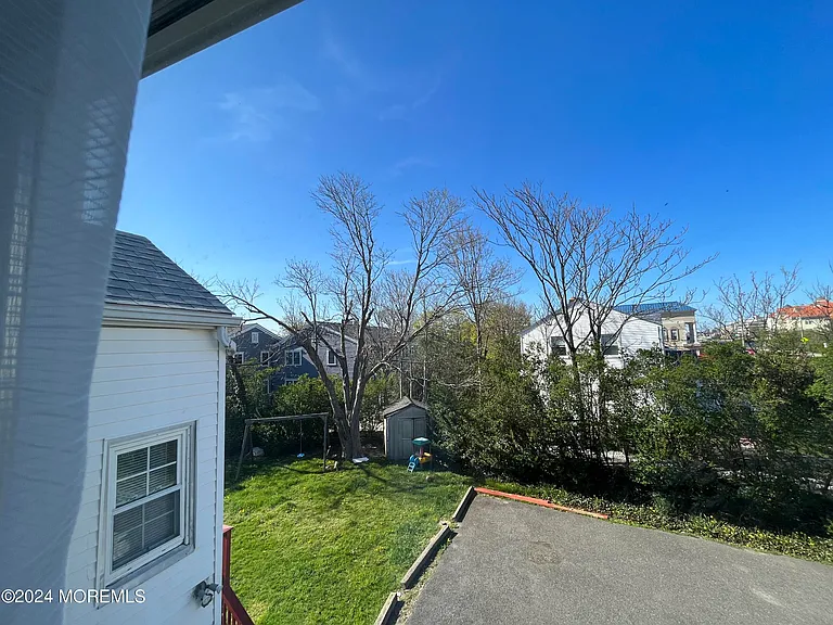 3 Cedar Ave #UPSTAIRS — Photo 12