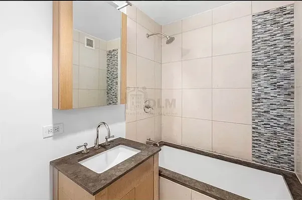 Rented by Oxford Property Group | media 8