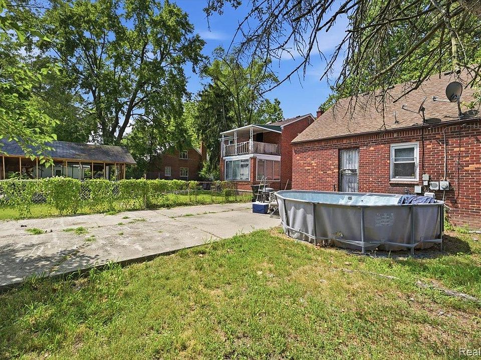 17694 Avon Ave, photo 11