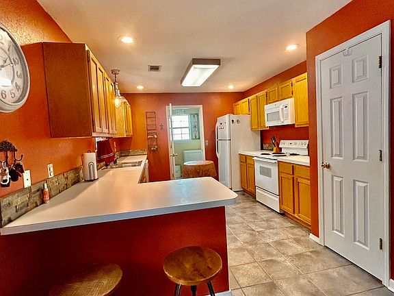 5th image of 103 Scotch Ct