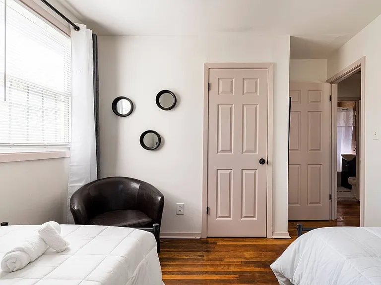 898 Fairburn Rd NW — Photo 3