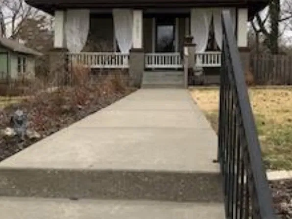 7231 Main St, Kansas City, MO 64114