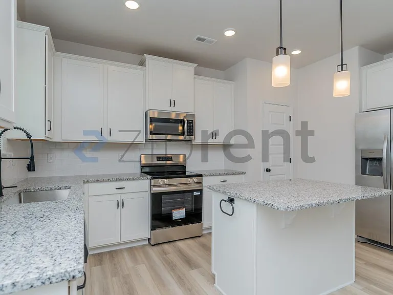 11056 Valmont Ln — Photo 11