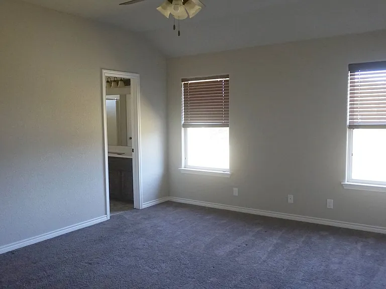 6500 Castle Gap Dr — Photo 7