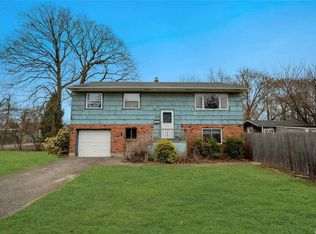 218 2nd St, East Northport, NY 11731