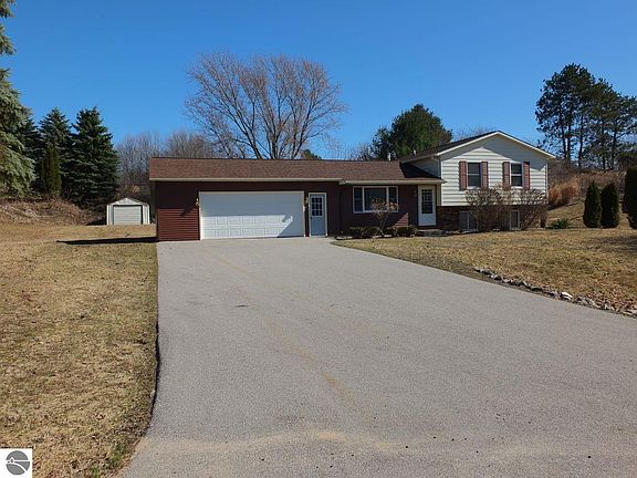 2nd image of 4102 Garden Ct