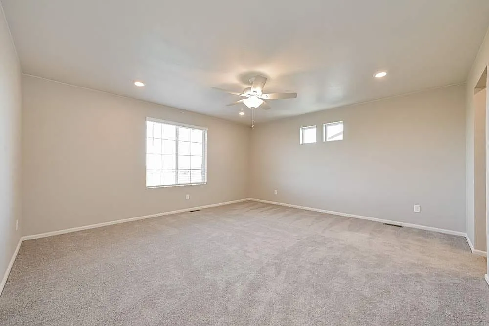 3 bed, 2.5 bath, 2625 sqft, $1,750 — Photo 2