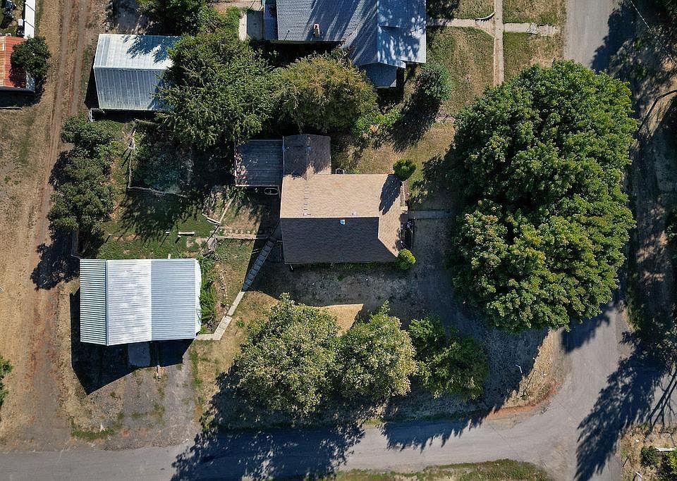 308 W Jackson St, Oakesdale, WA 99158 MLS 202321656 Zillow