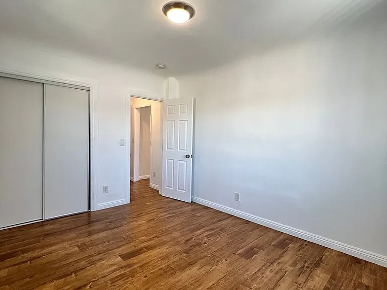 4172 S Hobart Blvd — Photo 12