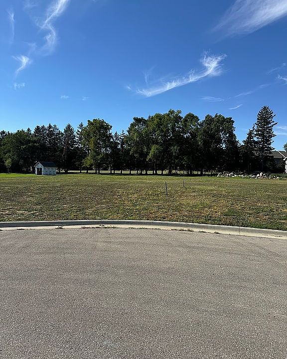 2nd image of 4 Kimberly Ln