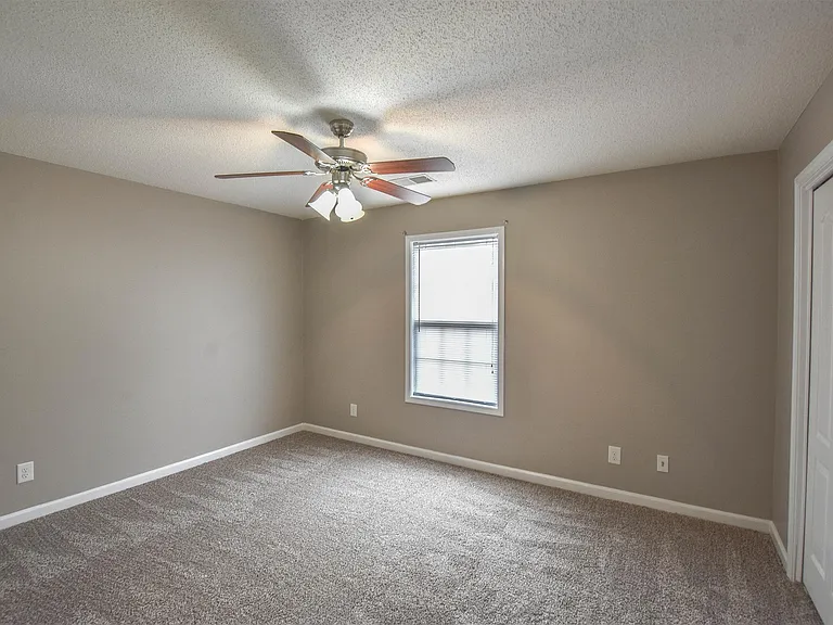513 Patriot Park Ct #A — Photo 14