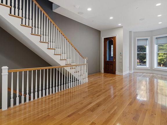 4th image of 110 Lefferts Pl #Townhouse