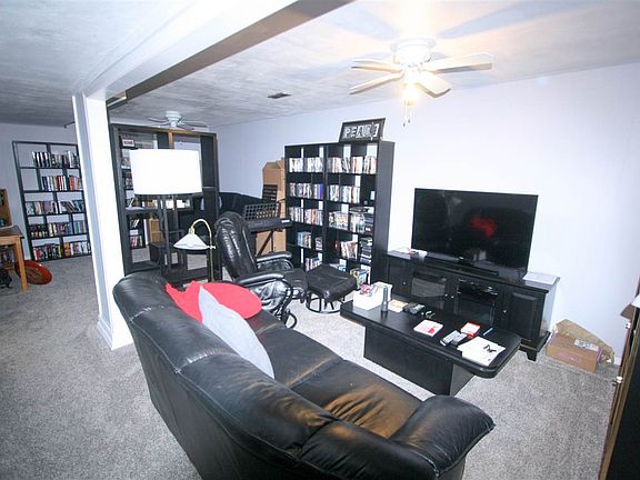 5th image of 1020 E Bedivere Dr