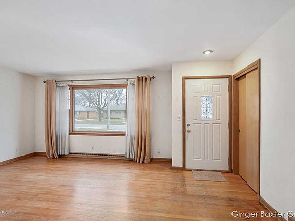 3rd image of 1524 10th St NW