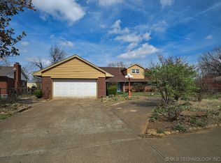 7413 E 19th St, Tulsa, OK 74112