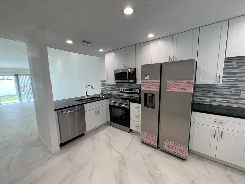 2 bed, 2.0 bath, 1000 sqft, $1,950 — Photo 4