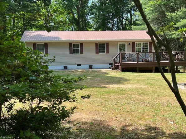8800 Circle Dr, Rural Hall, NC 27045
